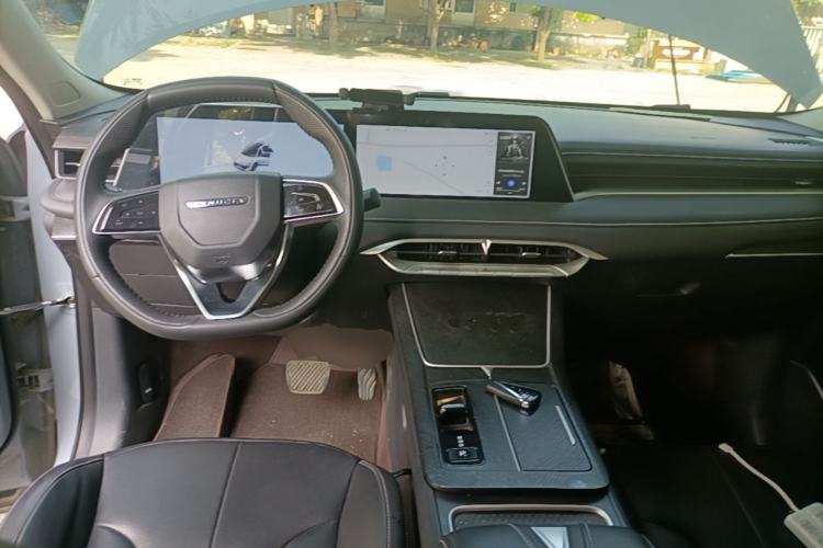 Used Venucia V DD-i 2023 60km iD Version Center Console