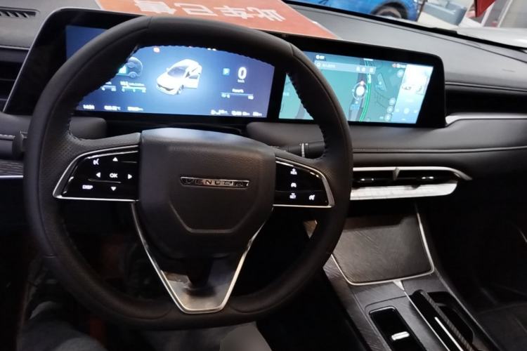 Used Venucia V DD-i 2023 60km iD Version Center Console
