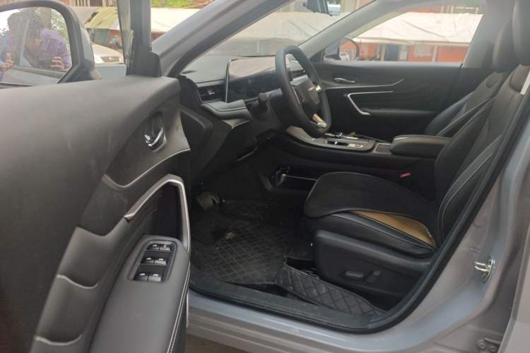 Used Venucia V DD-i 2023 110 km iE Version Driver Seat