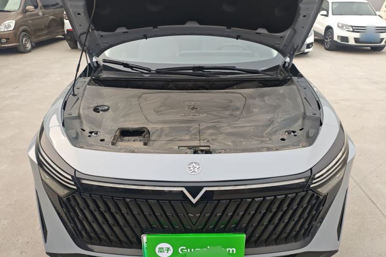Used Venucia V DD-i 2023 110 km iE Version Engine Bay