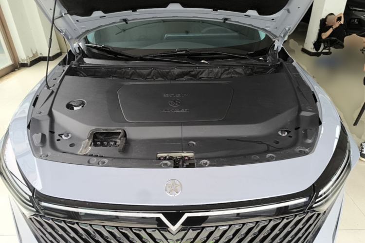 Used Venucia V DD-i 2023 110 km iE Version Engine Bay