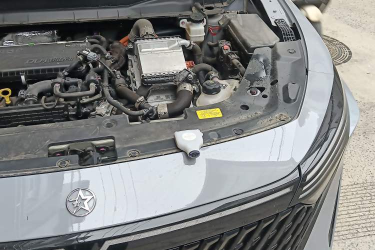 Used Venucia V DD-i 2023 60km iD Version Engine Bay Left