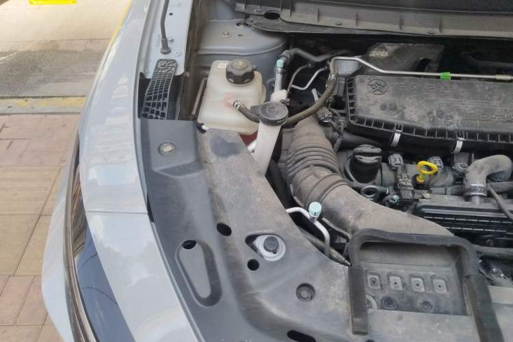 Used Venucia V DD-i 2023 60km iD Version Engine Bay Right
