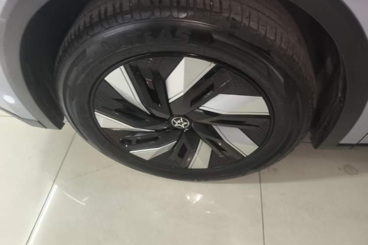 Used Venucia V DD-i 2023 60km iD Version Exterior 1