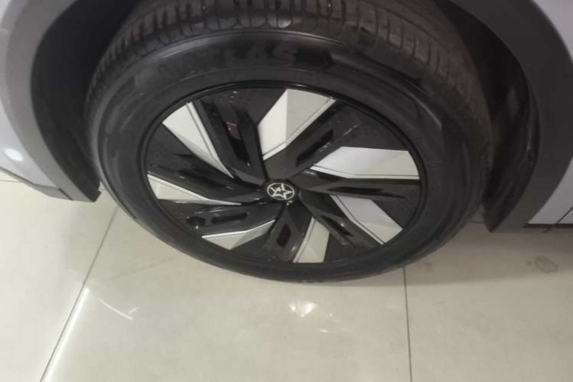 Used Venucia V DD-i 2023 60km iD Version Exterior 1