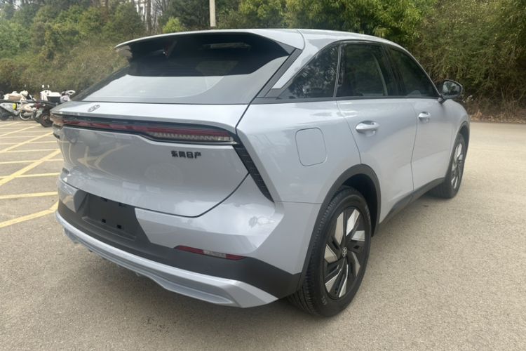 Used Venucia V DD-i 2023 60km iD Version Exterior 2