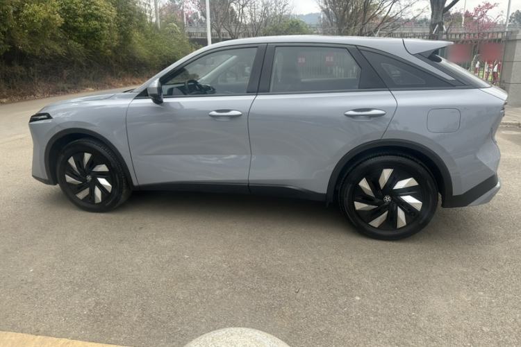 Used Venucia V DD-i 2023 60km iD Version Exterior 3