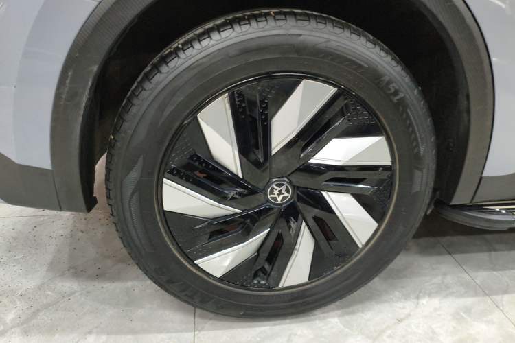Used Venucia V DD-i 2023 110 km iE Version Exterior 8
