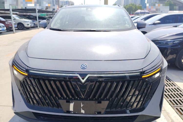 Used Venucia V DD-i 2023 110km iT Version Front