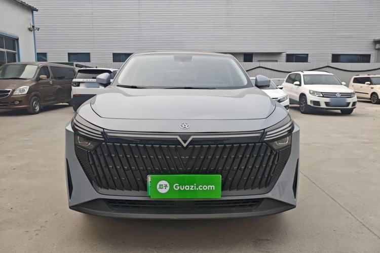 Used Venucia V DD-i 2023 110 km iE Version Front
