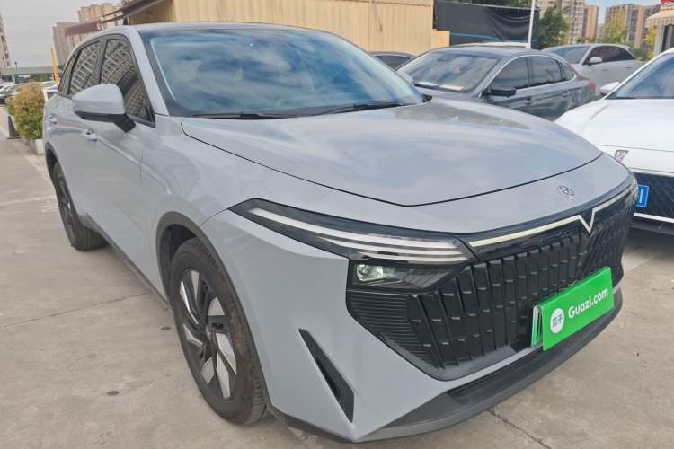 Used Venucia V DD-i 2023 60km iD Version Front Right 45 Deg