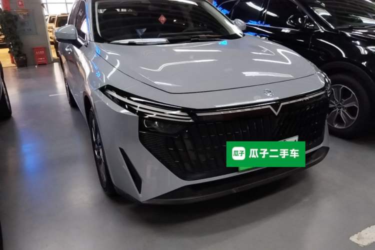 Used Venucia V DD-i 2023 60km iD Version Front Right 45 Deg
