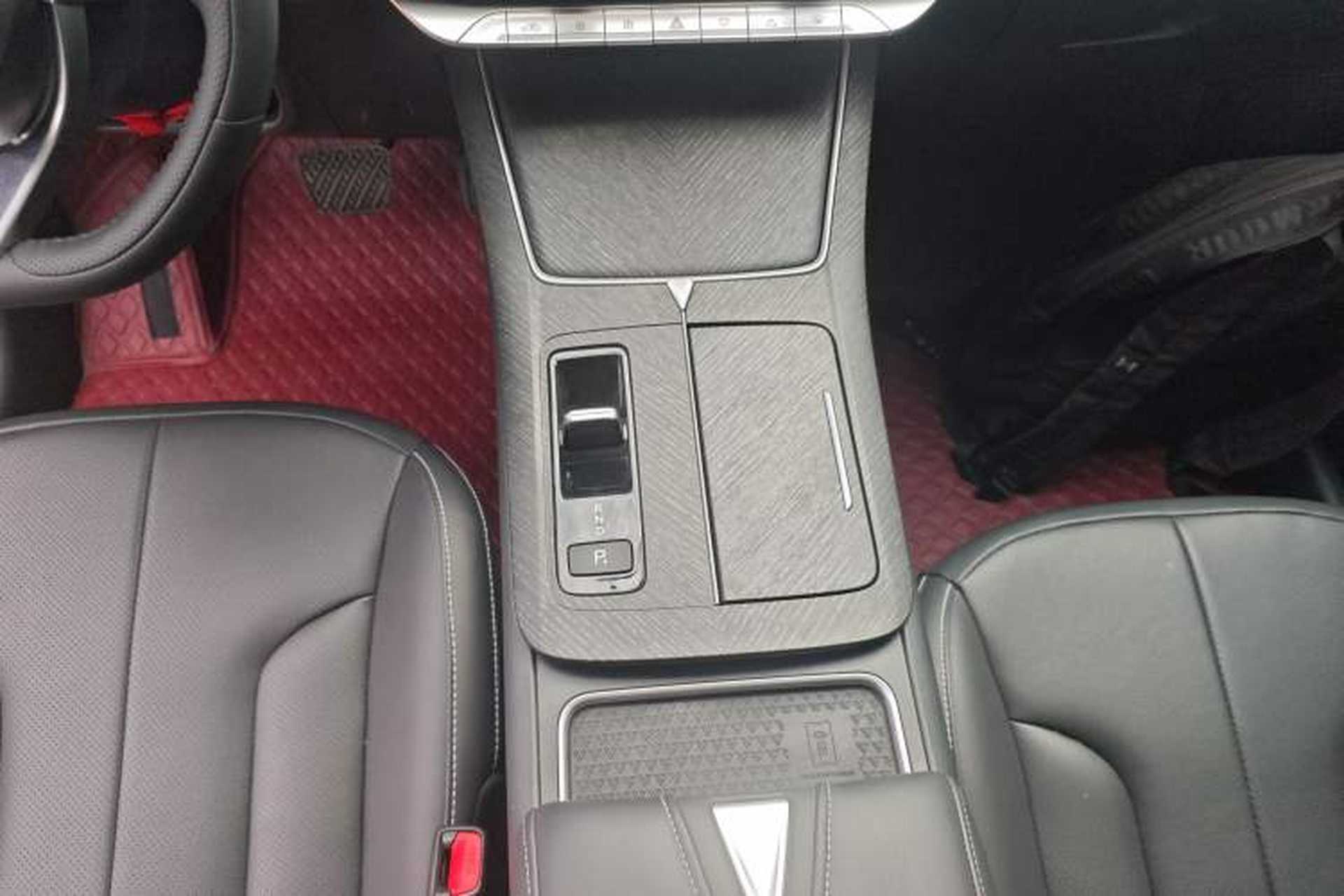 Used Venucia V DD-i 2023 60km iD Version Gear Lever