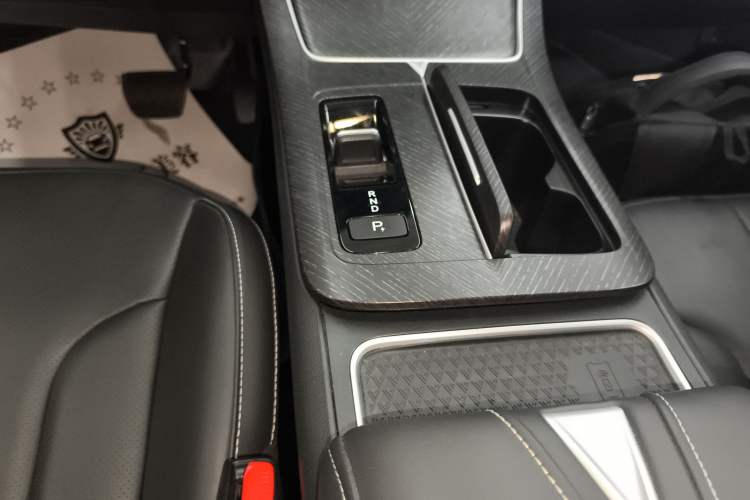 Used Venucia V DD-i 2023 60km iD Version Gear Lever