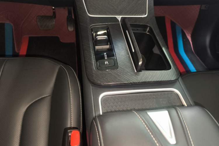 Used Venucia V DD-i 2023 60km iD Version Gear Lever