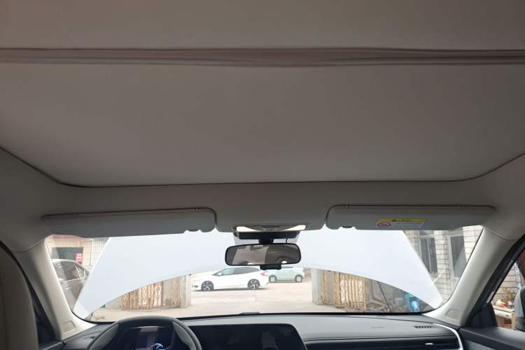 Used Venucia V DD-i 2023 110 km iE Version Headliner