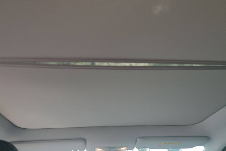 Used Venucia V DD-i 2023 60km iD Version Headliner