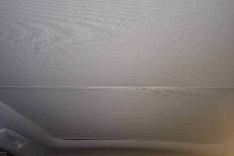 Used Venucia V DD-i 2023 60km iD Version Headliner