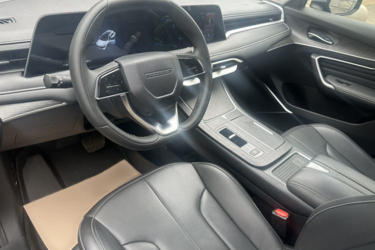 Used Venucia V DD-i 2023 60km iD Version Interior 3