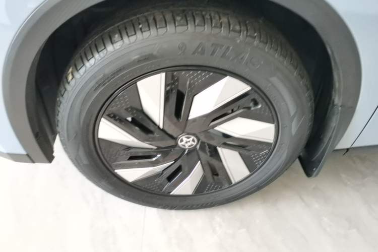 Used Venucia V DD-i 2023 60km iD Version Left Front Wheel Hub