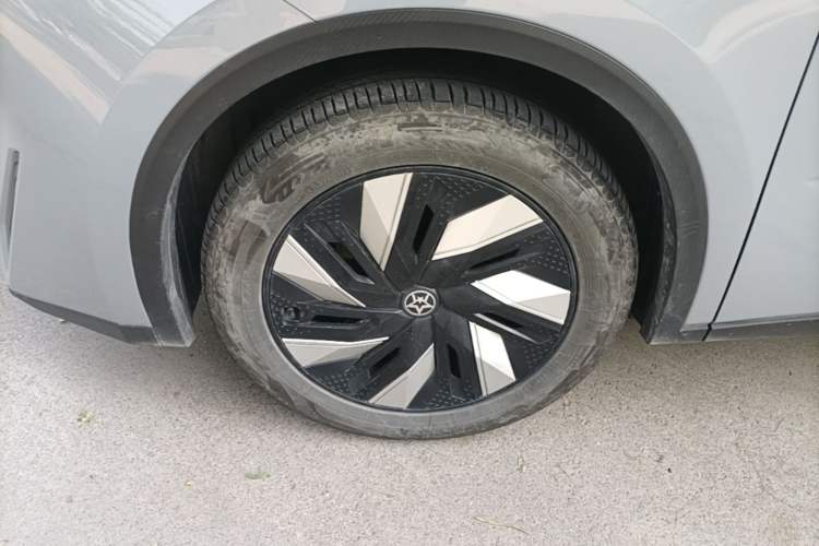 Used Venucia V DD-i 2023 60km iD Version Left Front Wheel Hub