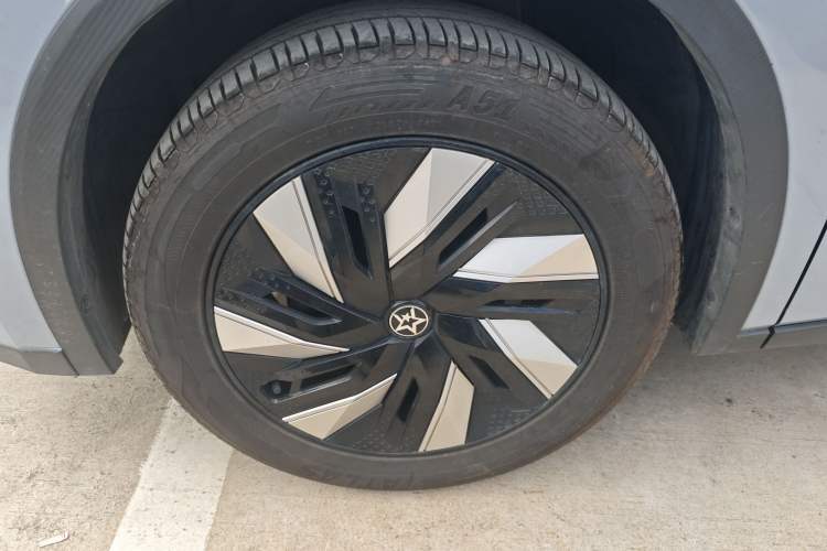 Used Venucia V DD-i 2023 60km iD Version Left Front Wheel Hub