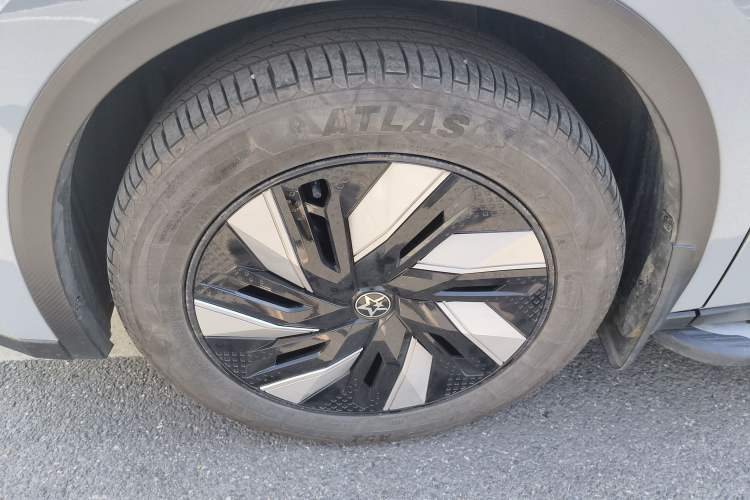 Used Venucia V DD-i 2023 60km iD Version Left Front Wheel Hub