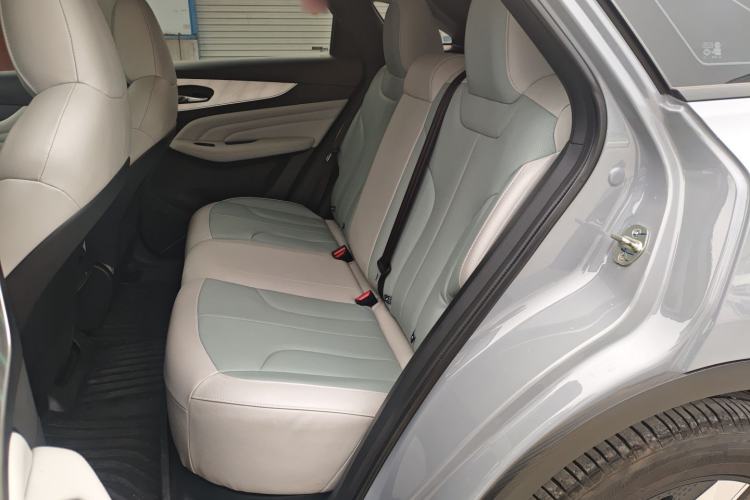 Used Venucia V DD-i 2023 110 km iE Version Left Rear Seat