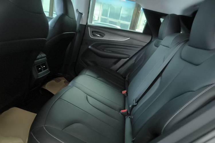 Used Venucia V DD-i 2023 110 km iE Version Left Rear Seat