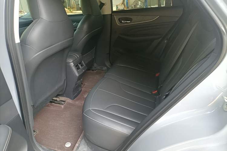 Used Venucia V DD-i 2023 60km iD Version Left Rear Seat