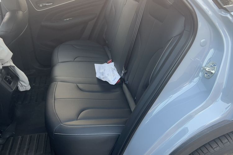Used Venucia V DD-i 2023 110 km iE Version Left Rear Seat