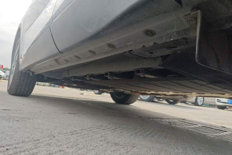 Used Venucia V DD-i 2023 60km iD Version Left Side Sill
