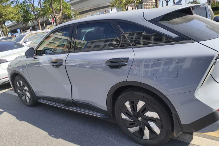 Used Venucia V DD-i 2023 60km iD Version Left Side