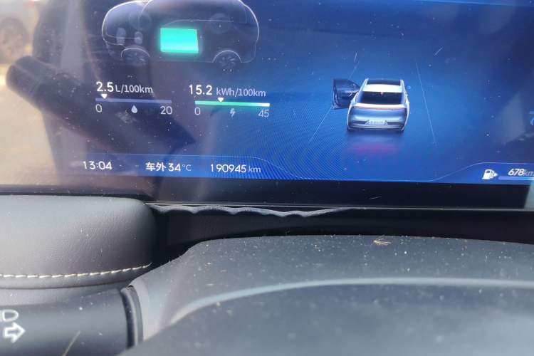 Used Venucia V DD-i 2023 110 km iE Version Odometer Close Up