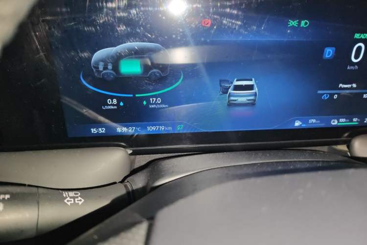Used Venucia V DD-i 2023 110 km iE Version Odometer Close Up