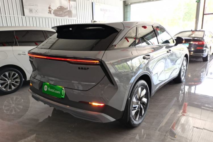 Used Venucia V DD-i 2023 60km iD Version Rear Right 45 Deg