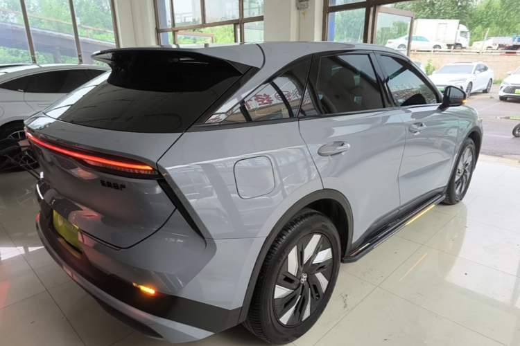 Used Venucia V DD-i 2023 110 km iE Version Rear Right 45 Deg