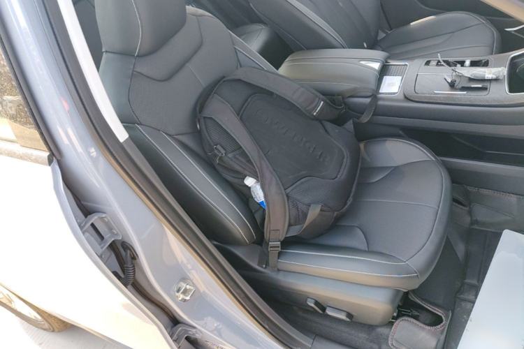 Used Venucia V DD-i 2023 110km iT Version Right Front Seat