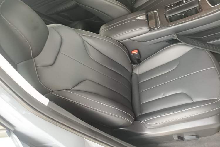 Used Venucia V DD-i 2023 60km iD Version Right Front Seat
