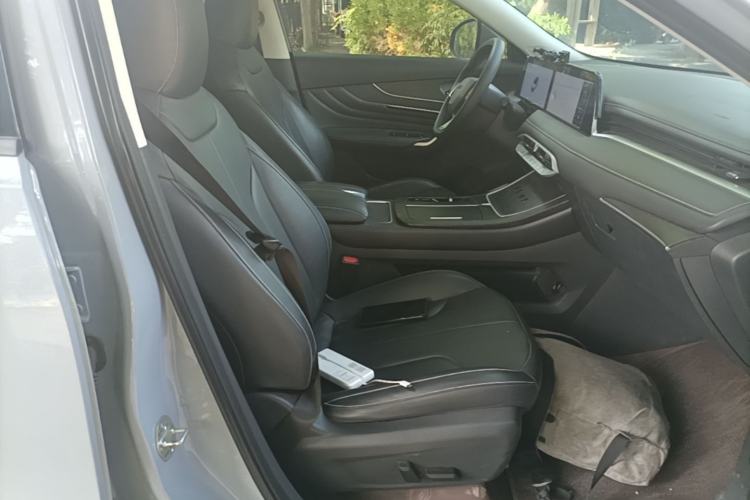 Used Venucia V DD-i 2023 60km iD Version Right Front Seat
