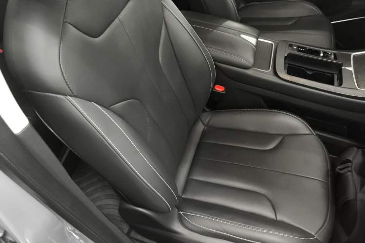 Used Venucia V DD-i 2023 60km iD Version Right Front Seat