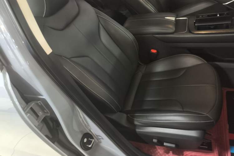 Used Venucia V DD-i 2023 60km iD Version Right Front Seat