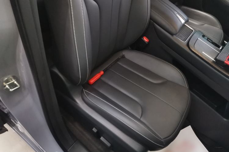 Used Venucia V DD-i 2023 60km iD Joy Ride Edition Right Front Seat