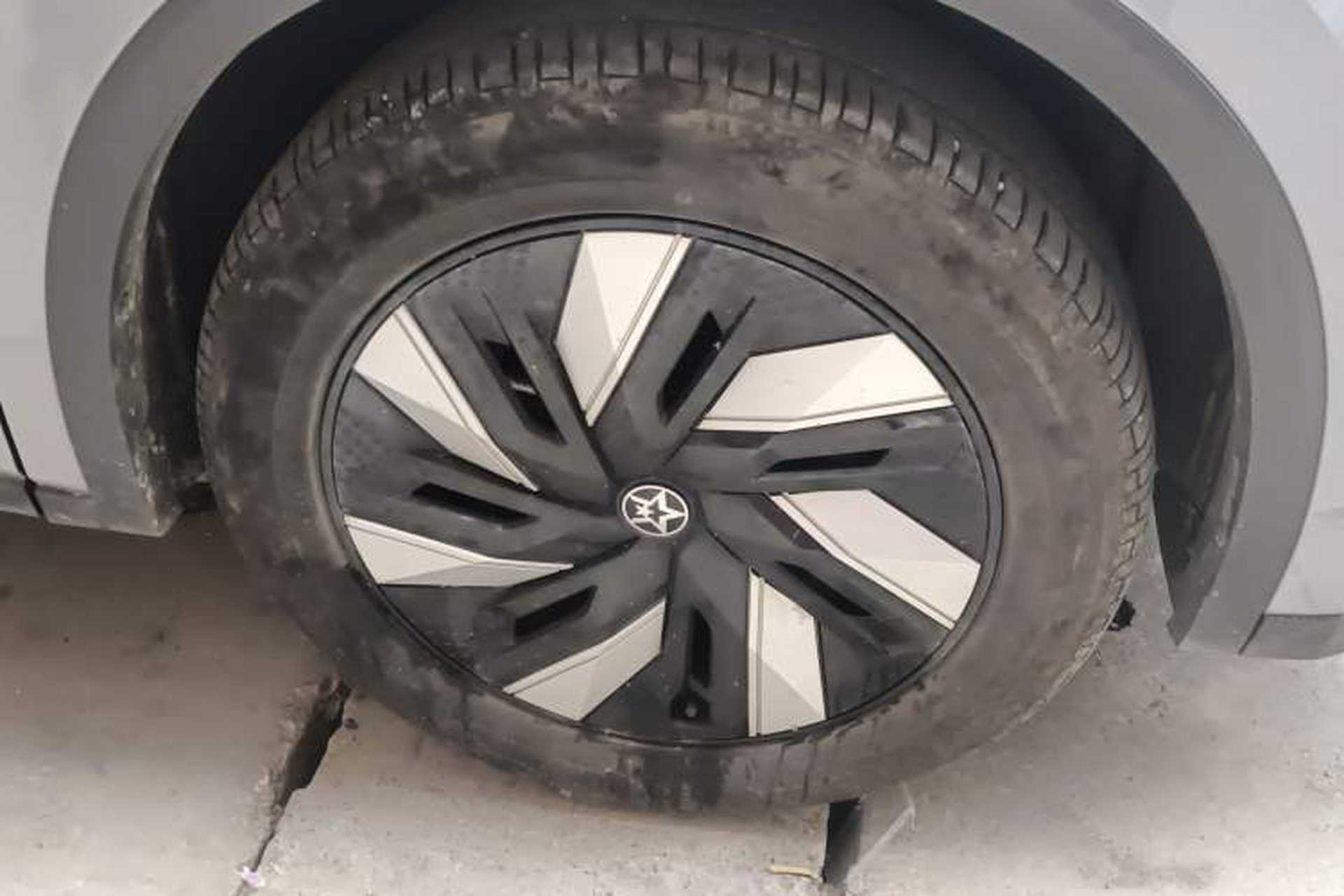 Used Venucia V DD-i 2023 60km iD Version Right Front Wheel Hub