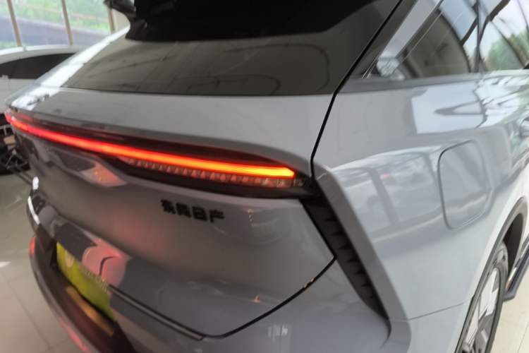 Used Venucia V DD-i 2023 110 km iE Version Right Rear Taillight