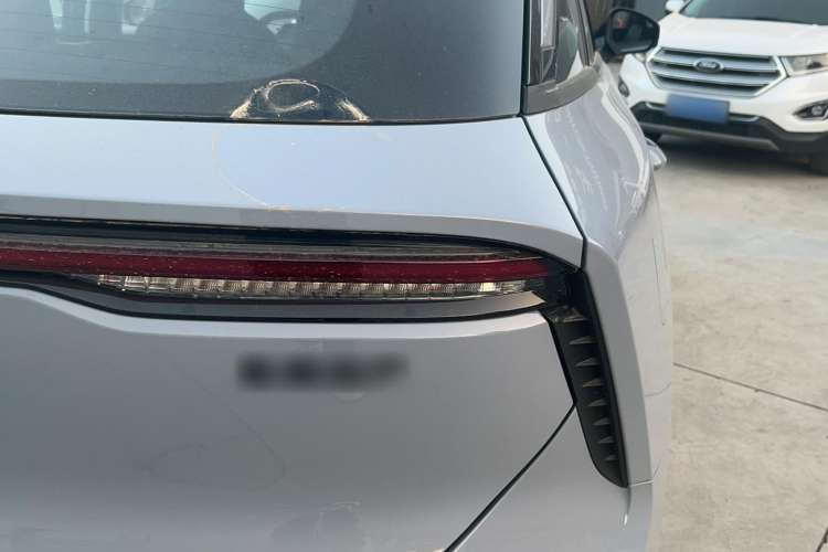 Used Venucia V DD-i 2023 110 km iE Version Right Rear Taillight