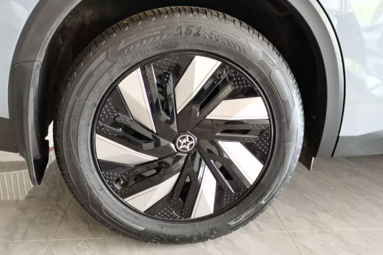 Used Venucia V DD-i 2023 60km iD Version Right Rear Wheel Hub