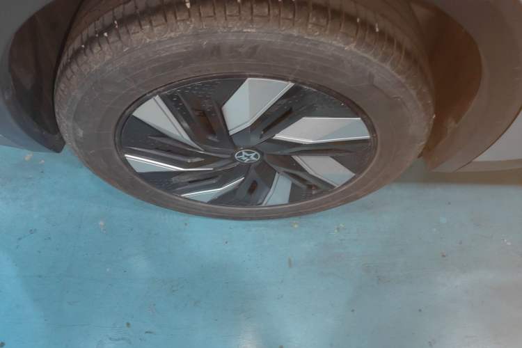 Used Venucia V DD-i 2023 60km iD Version Right Rear Wheel Hub