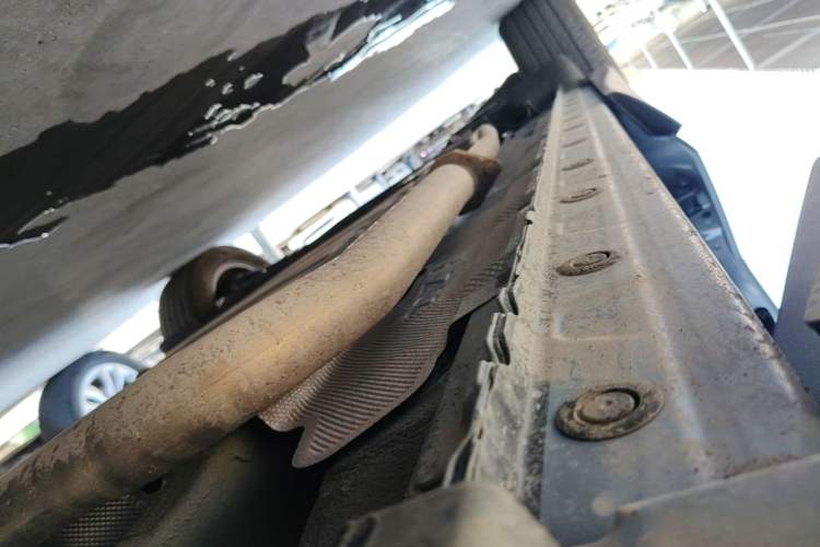 Used Venucia V DD-i 2023 110km iT Version Right Side Sill