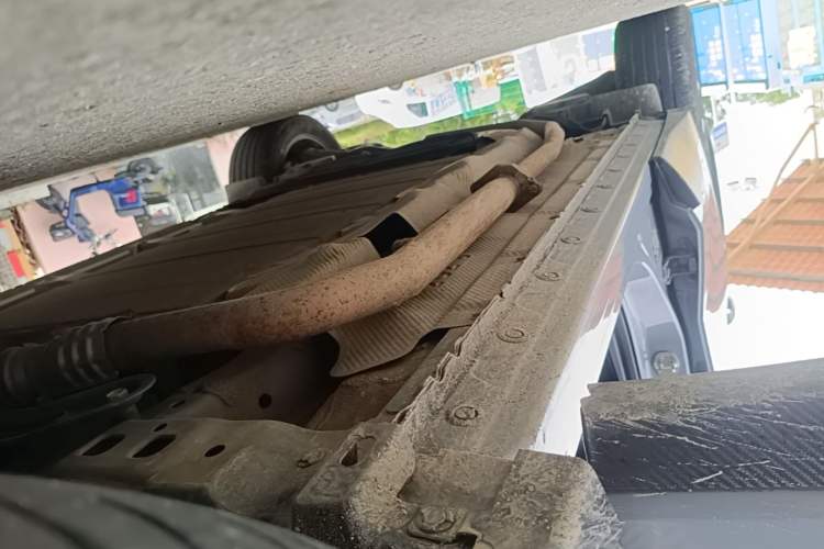 Used Venucia V DD-i 2023 60km iD Version Right Side Sill